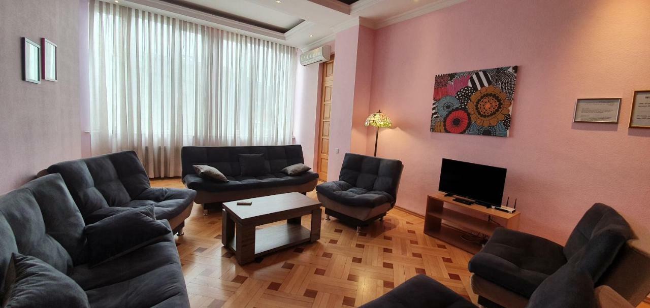 Apart-Hotel David Tbilisi Esterno foto